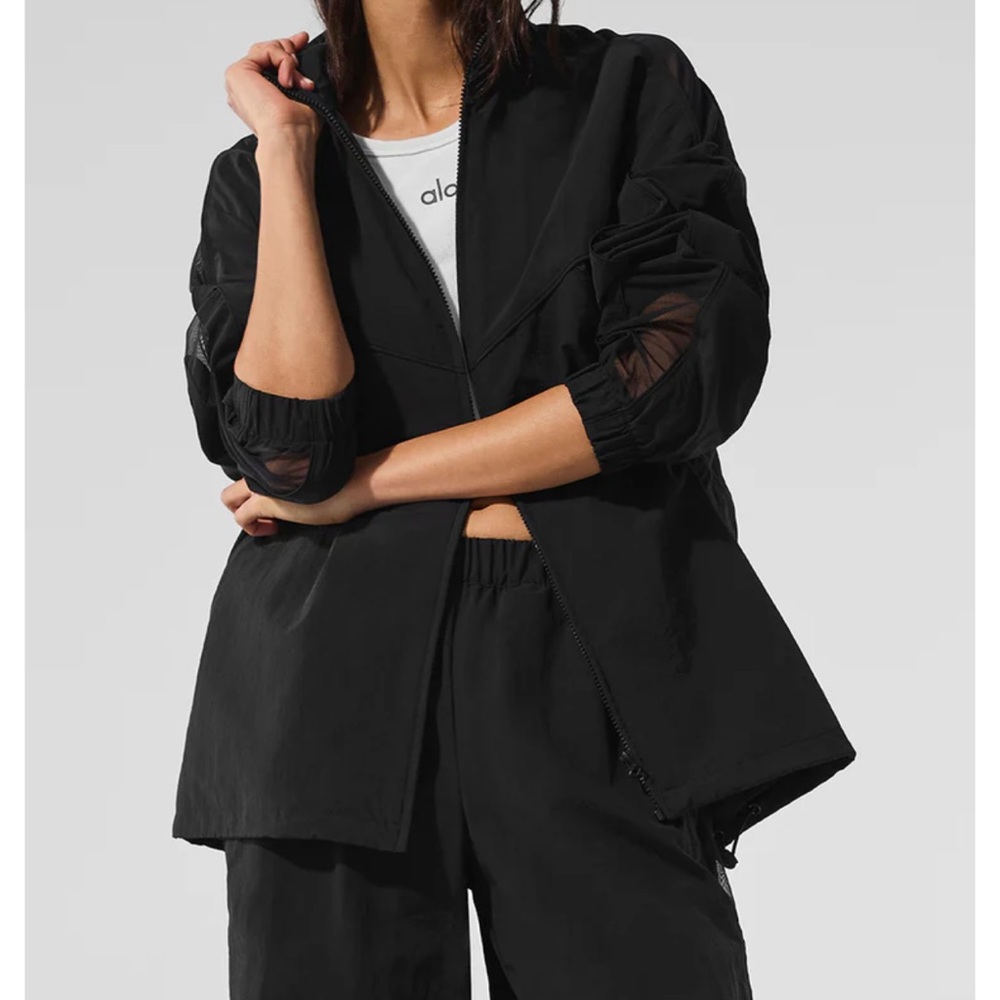 ALO Yoga Women's Utility Jacket in Black
